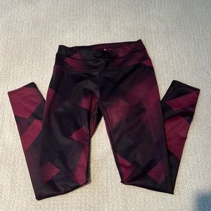 Athleta Sonar Tight Magnetic XS Burgundy Black